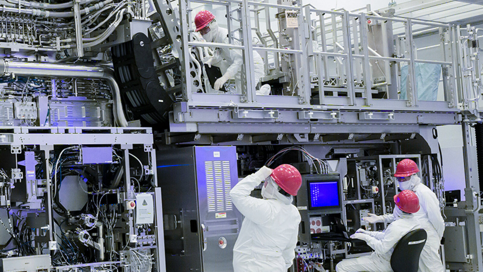 Реальная система ASML High-NA EUV, установленная в Intel в штате Орегон